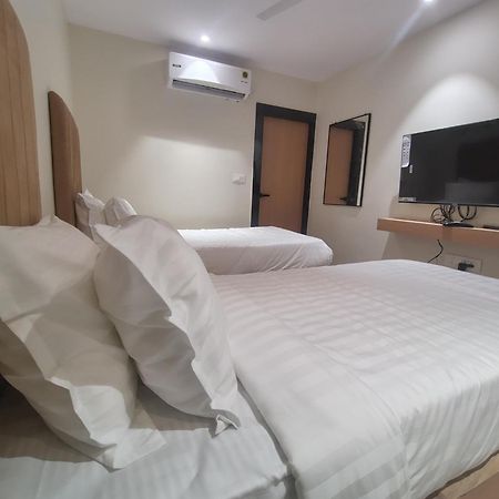 Hotel Blueearth Vizianagaram Exterior photo