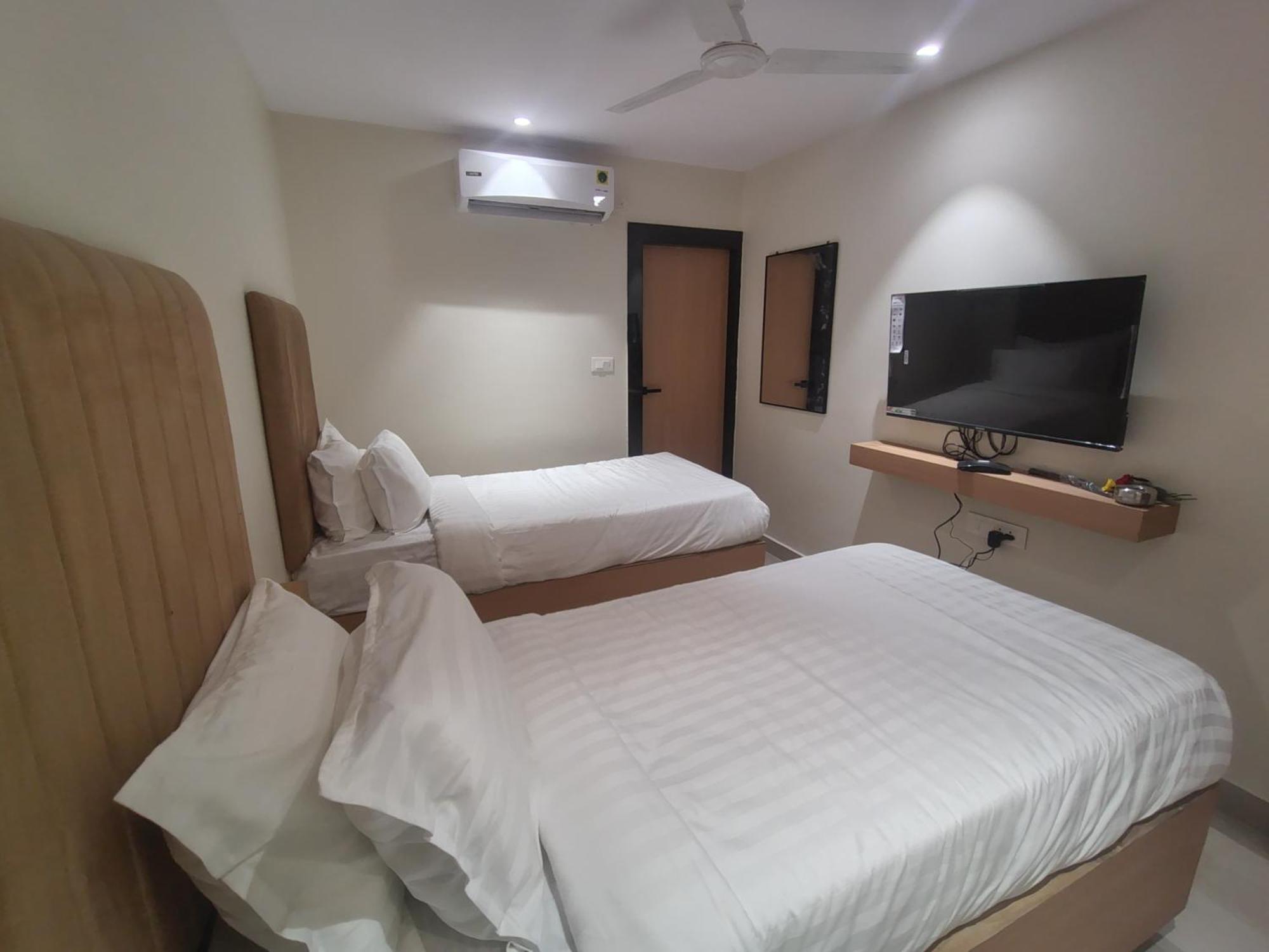 Hotel Blueearth Vizianagaram Exterior photo